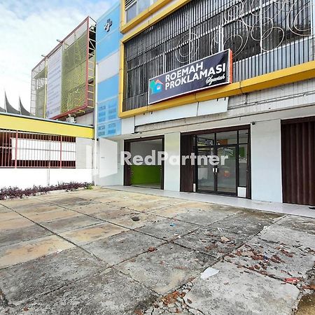 Roemah Proklamasi Syariah Mitra Reddoorz Padang (Sumatra) Exterior foto